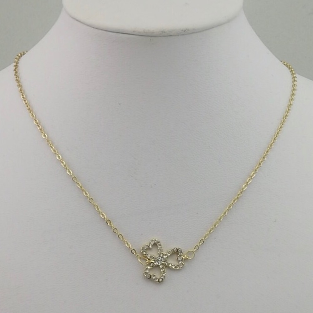 Gold clover necklace